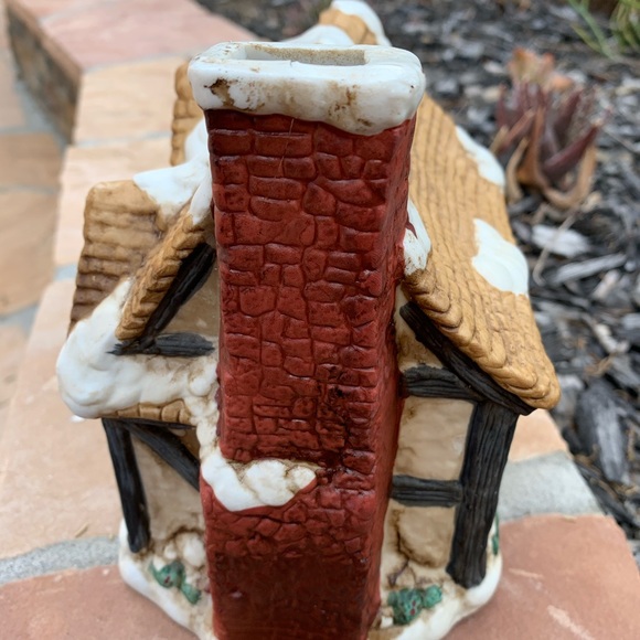 Vintage Christmas Cottage - Picture 14 of 14